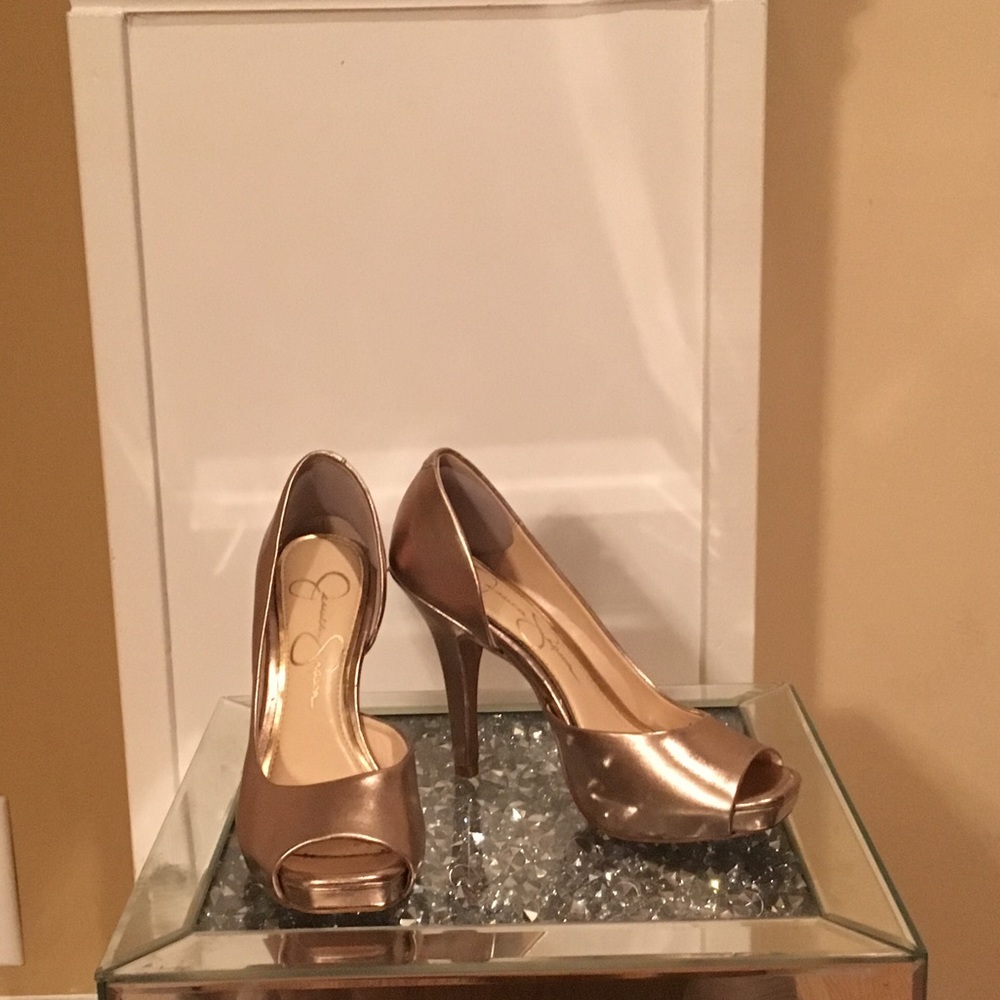 Women’s Dress shoes metallic Gold heels